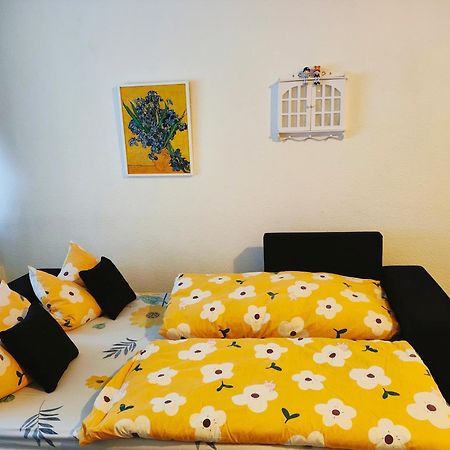 Ferienwohnung Schoene Wohnung 2D-Gebaeude Mit Mini-Garten Schönwalde エクステリア 写真