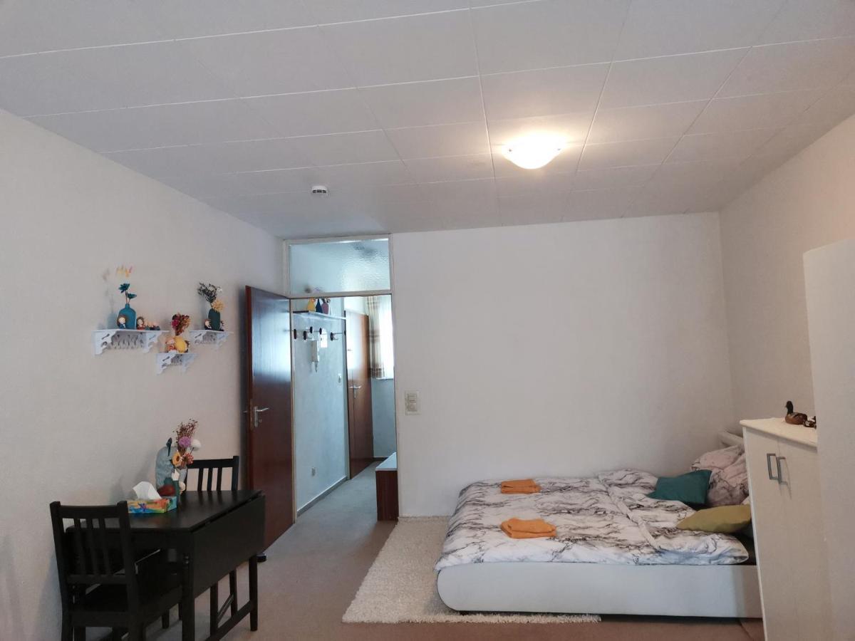 Ferienwohnung Schoene Wohnung 2D-Gebaeude Mit Mini-Garten Schönwalde エクステリア 写真