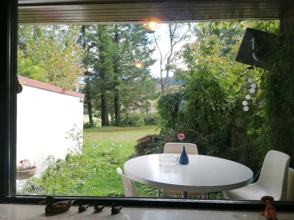 Ferienwohnung Schoene Wohnung 2D-Gebaeude Mit Mini-Garten Schönwalde エクステリア 写真